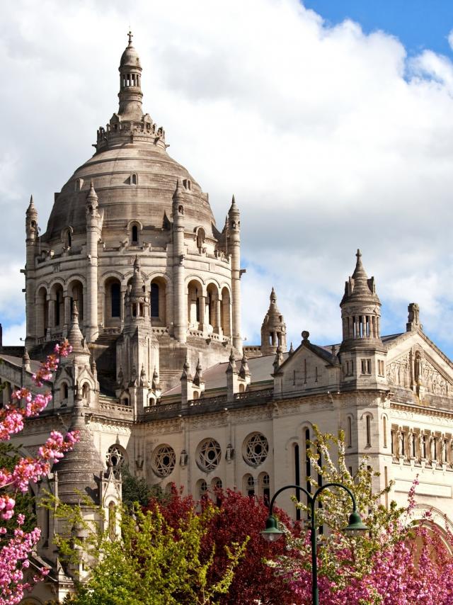 Basilique Sainte-Thérèse de Lisieux