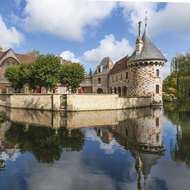 Chateau Saint Germain De Livet Shutterstock 401037394 L