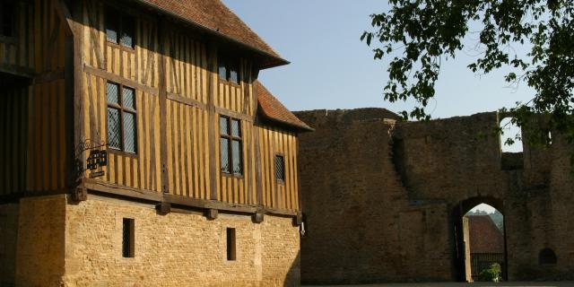 Château De Crèvecoeur Logis Seigneurial