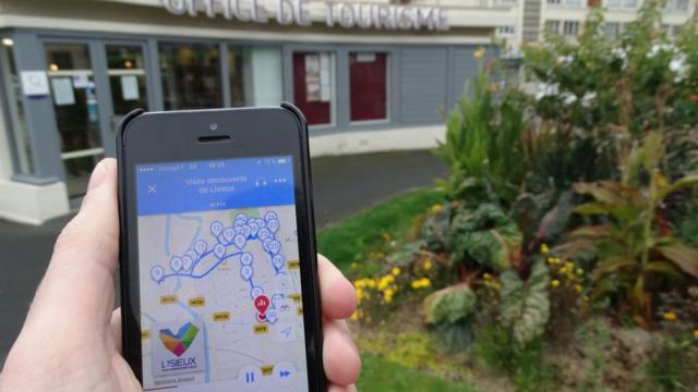 Visite De Lisieux Avec Smartphone