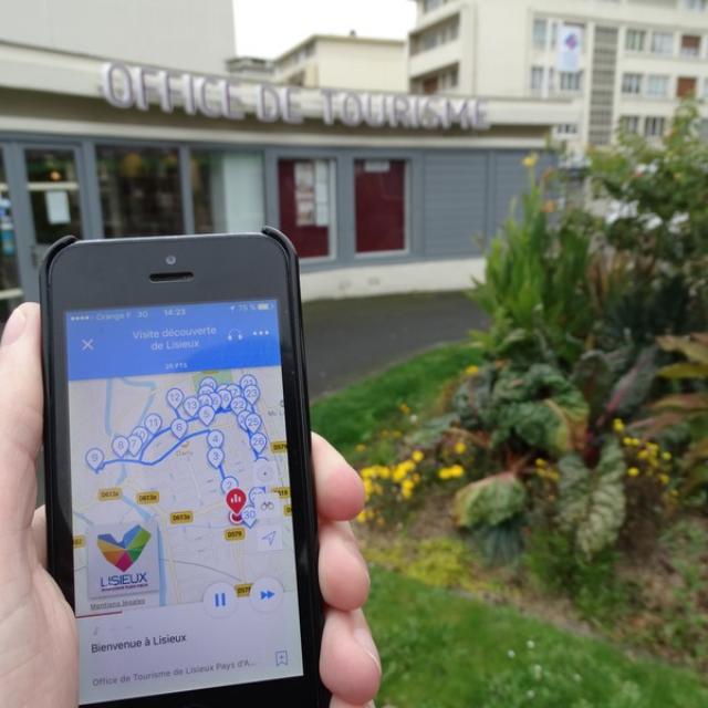 Visite De Lisieux Avec Smartphone