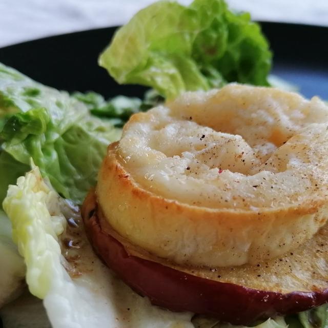 Chevre Chaud Sur Pomme à Deguster