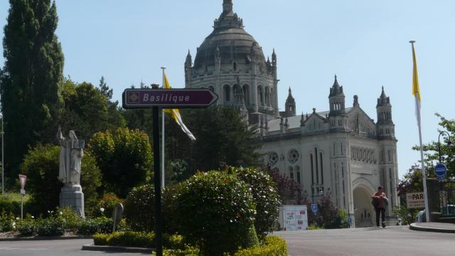 Basilique Sainte Thérèse Lisieux